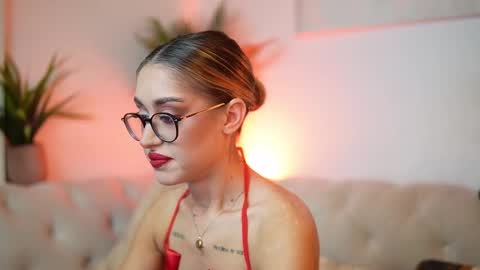  Aileen  online show from November 11, 7:38 pm