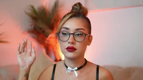  Aileen  online show from November 10, 7:27 pm