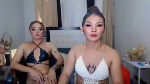 Snapshot of airy_lust chatting on February 26, 8:17 am airy_lust online show from February 26, 8:17 am