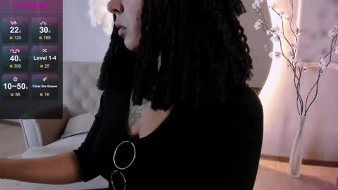 Aisha online show from December 4, 6:35 am