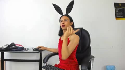 aisha_hotts777 online show from November 16, 5:20 am