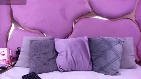 Aisha online show from February 17, 1:43 pm