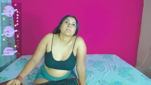 aisha_stacey0410 online show from December 29, 2:38 am