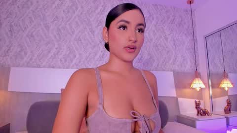 Aisha online show from December 2, 3:21 pm