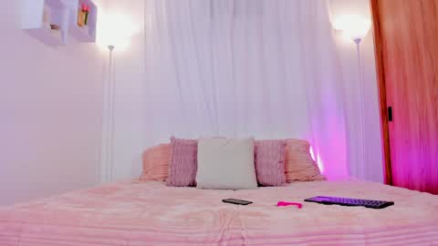 Aisha online show from April 13, 11:42 pm