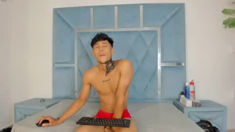 aishaxht online show from June 12, 5:17 am