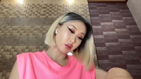 Akemi online show from October 5, 1:19 pm