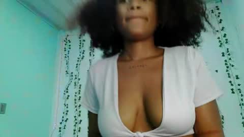 akemy_saunderz online show from June 16, 3:54 am