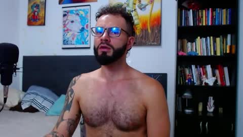 akiles online show from November 17, 11:07 pm