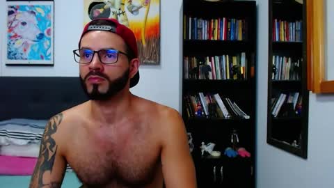 akiles online show from January 30, 1:44 am