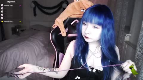 akirahartyx online show from December 9, 2:06 pm