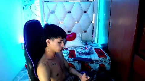 Akyra latin online show from March 31, 12:00 am