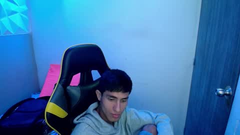 Akyra latin online show from February 25, 12:20 pm