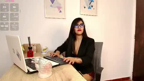 alahiacolucci online show from June 12, 1:10 pm