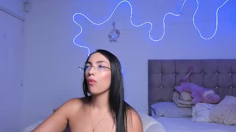 Alaia Alegria online show from July 10, 11:31 pm
