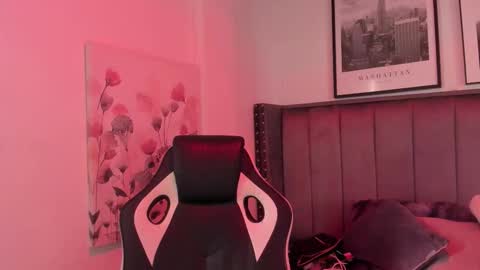 Alaia Carter online show from January 14, 3:36 am