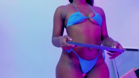 alaia_colins online show from November 18, 5:10 am