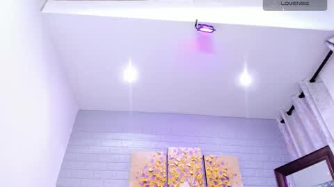     online show from March 7, 10:21 pm