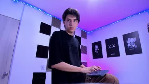 Alan Boy online show from March 24, 1:22 am