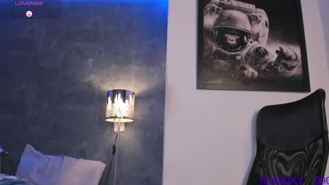 alan_morrys online show from February 26, 5:13 am