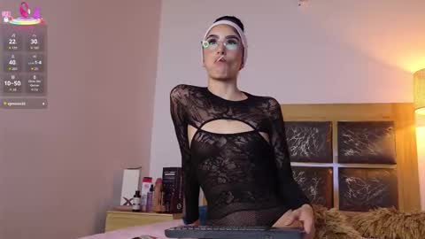 alana  online show from October 24, 7:25 pm