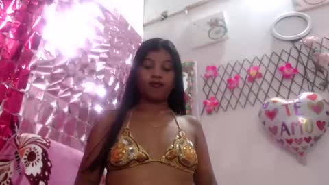 Snapshot of alana_2024 chatting on February 21, 12:27 am Working hours  pm to  am every day online show from February 21, 12:27 am