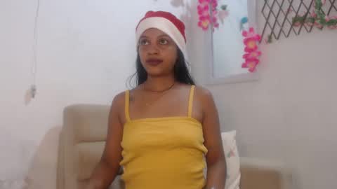 Snapshot of alana_2024 chatting on December 22, 1:23 am Working hours  pm to  am every day online show from December 22, 1:23 am