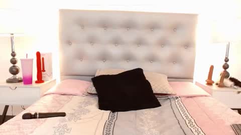 alana online show from December 14, 4:08 am