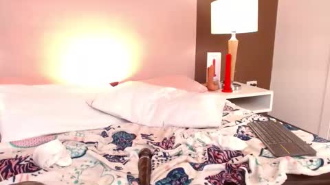 alana online show from November 3, 6:58 am