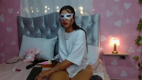 alanapink00 online show from January 14, 9:41 pm