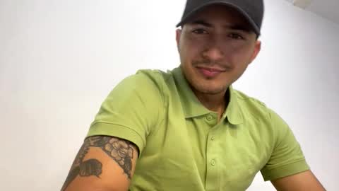 alanj998 online show from November 11, 2:25 am