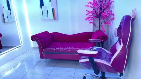 Alanna  online show from April 16, 3:50 am