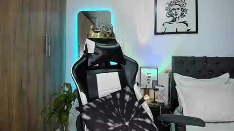 alannaughty_ online show from March 12, 1:09 am