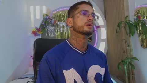 alan online show from April 15, 11:57 am