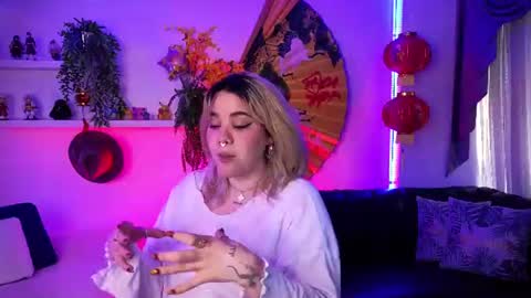 albaandthayron online show from June 13, 12:26 pm