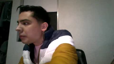 albertoarenas16 online show from June 7, 7:46 am