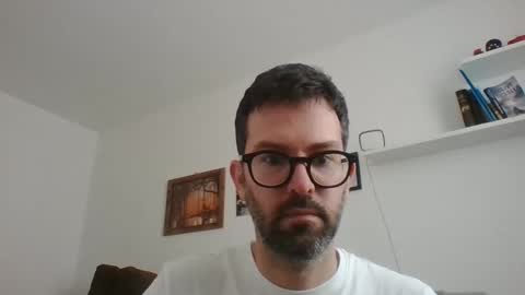 Snapshot of albertodivenire chatting on February 22, 12:40 pm albertodivenire online show from February 22, 12:40 pm