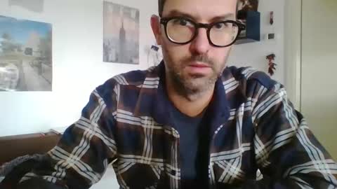 Snapshot of albertodivenire chatting on November 1, 9:41 am albertodivenire online show from November 1, 9:41 am