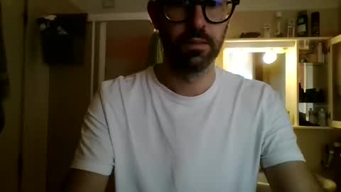 Snapshot of albertodivenire chatting on February 23, 2:46 pm albertodivenire online show from February 23, 2:46 pm