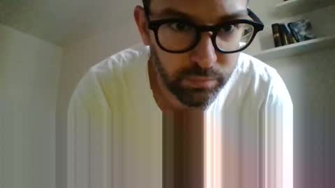 Snapshot of albertodivenire chatting on February 8, 3:21 pm albertodivenire online show from February 8, 3:21 pm