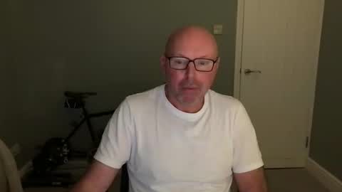 Snapshot of alc300170 chatting on October 13, 6:04 am alc300170 online show from October 13, 6:04 am