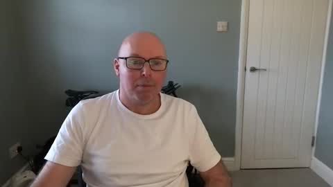 Snapshot of alc300170 chatting on February 20, 2:02 pm alc300170 online show from February 20, 2:02 pm