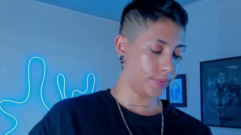 Snapshot of aleja1214 chatting on September 22, 1:42 am Alejandra online show from September 22, 1:42 am