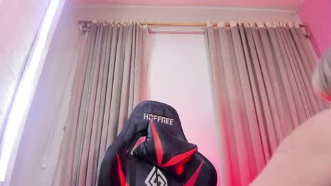 Aleja Hill online show from April 19, 4:13 am