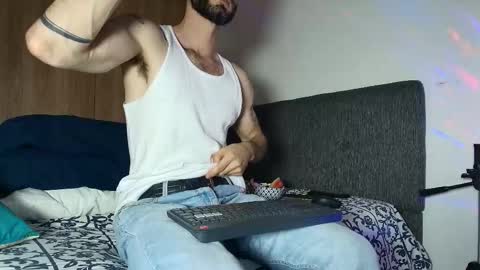 Alejandro Hernndez online show from November 13, 3:31 am