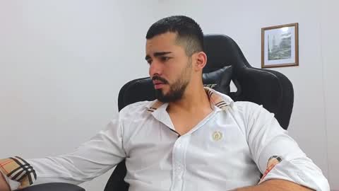 alejandroo_7 online show from March 8, 7:20 pm