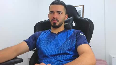 alejandroo_7 online show from March 5, 8:21 pm