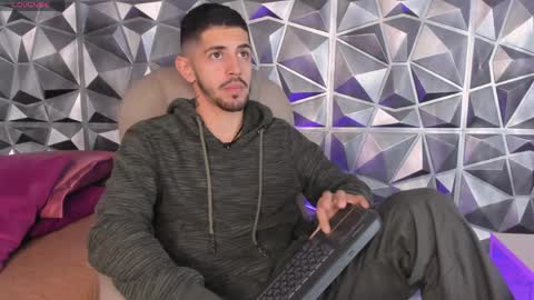 Alejo  online show from March 29, 8:16 am