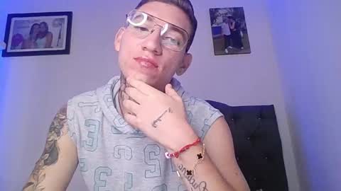 alejo online show from April 24, 2:57 am