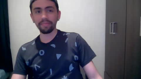 alejo_shy online show from December 17, 4:34 am